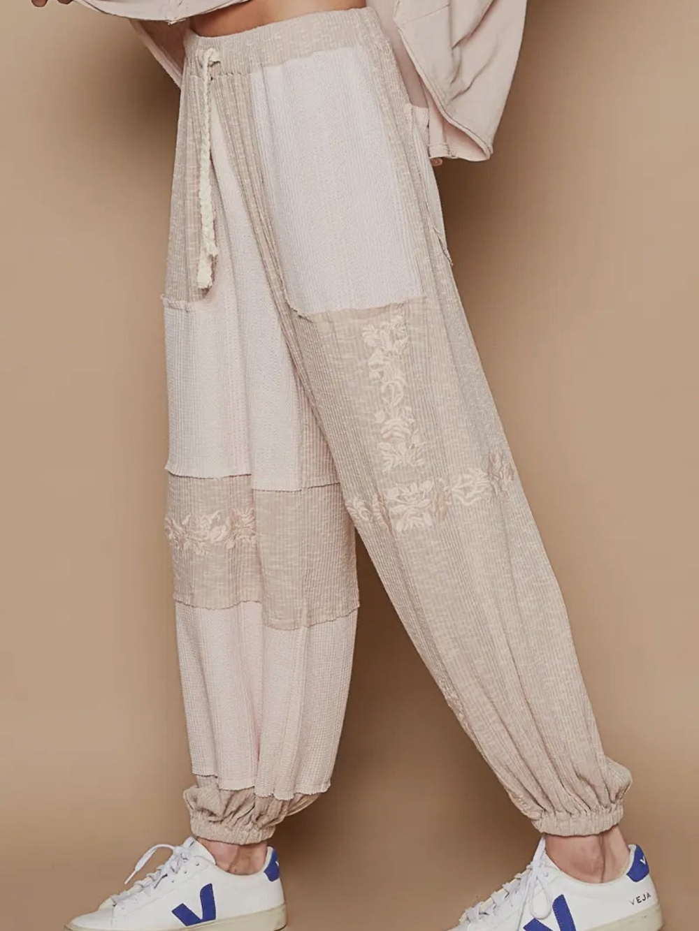 POL Embroidered Lounge Jogger Pants with Drawstring Waist Size Large - New